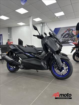 YAMAHA XMAX 300 CONNECTED ABS YAMAHA XMAX 300 CONNECTED ABS